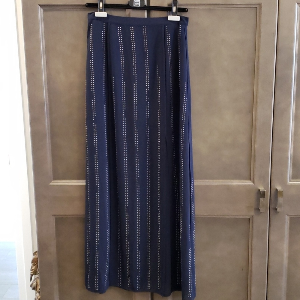 NWOT Gracia gold studded skirt